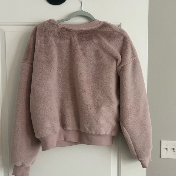 NWOT Wild fable plush Cozy Pink Sweatshirt - Picture 3 of 3